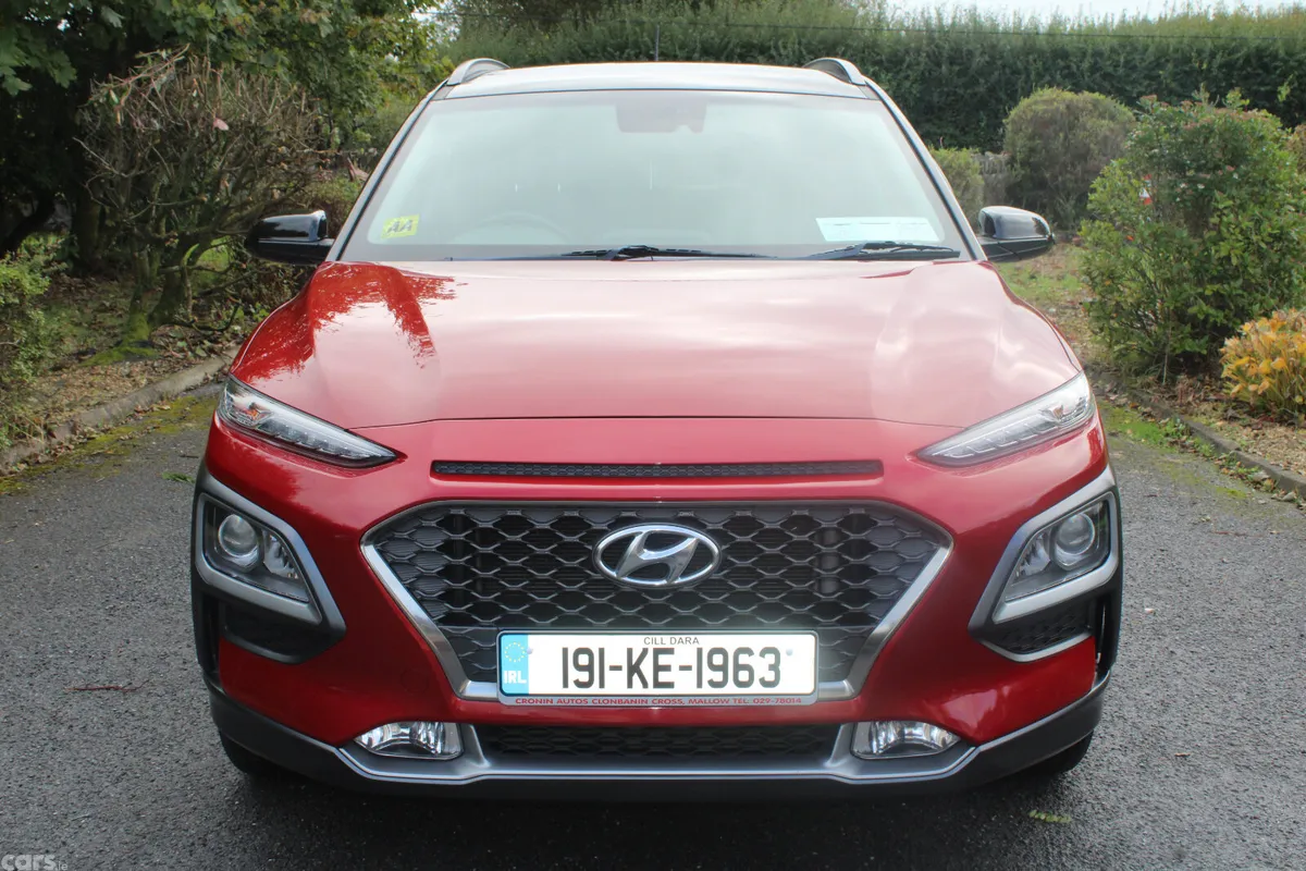 Hyundai KONA MPV, Petrol, 2019, Red