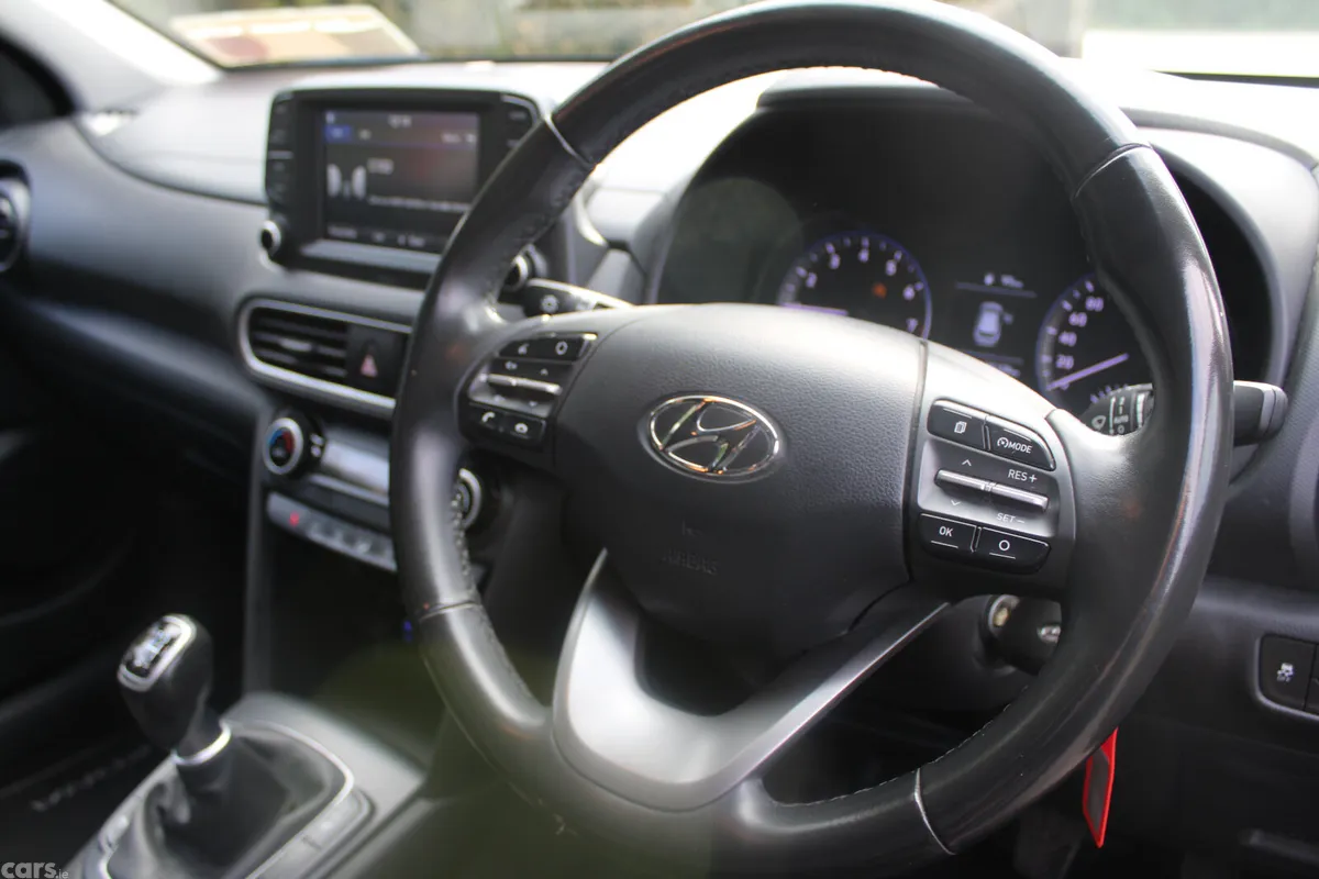Hyundai KONA MPV, Petrol, 2019, Red