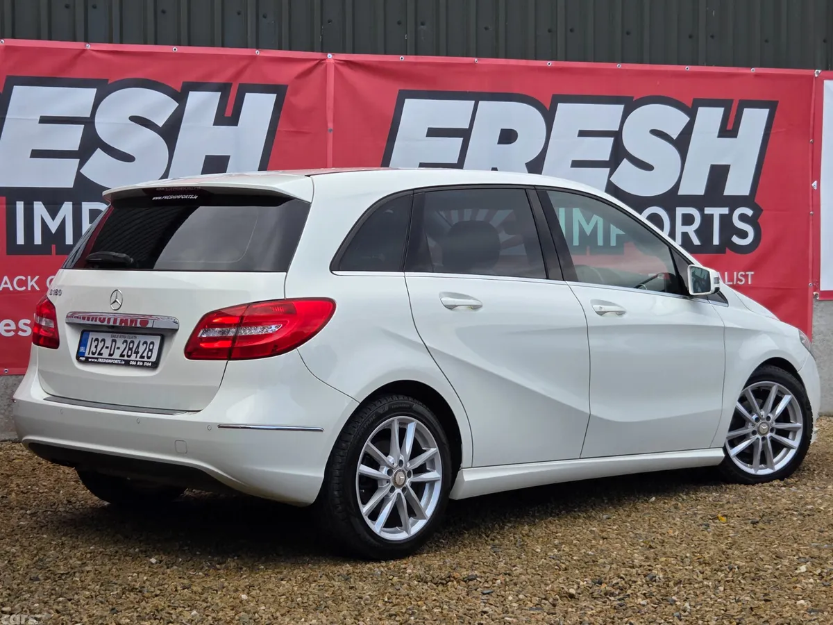 Mercedes-Benz B-Class Hatchback, Petrol, 2013, White