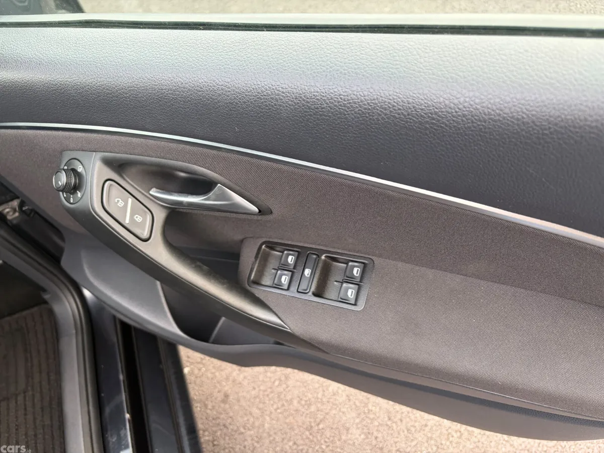 Volkswagen Polo Hatchback, Petrol, 2015, Black