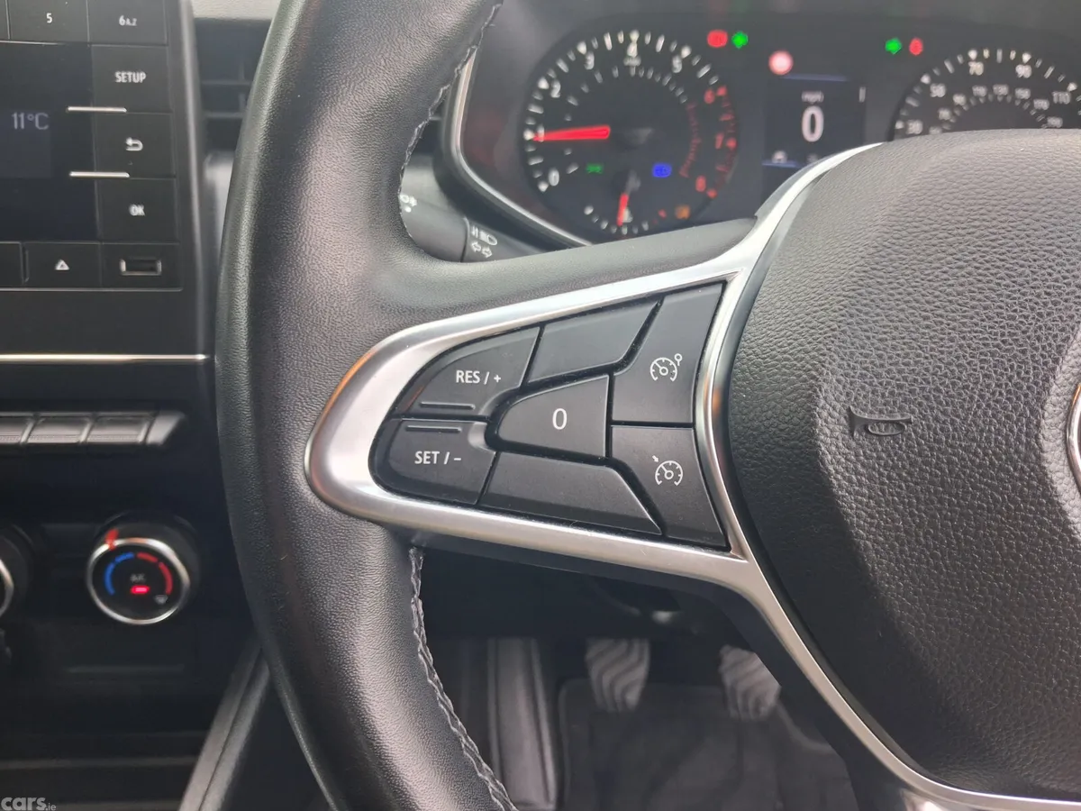 Renault Clio Hatchback, Petrol, 2020, Red