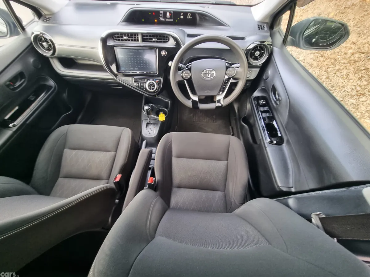 Toyota Aqua Hatchback, Petrol Hybrid, 2020, White