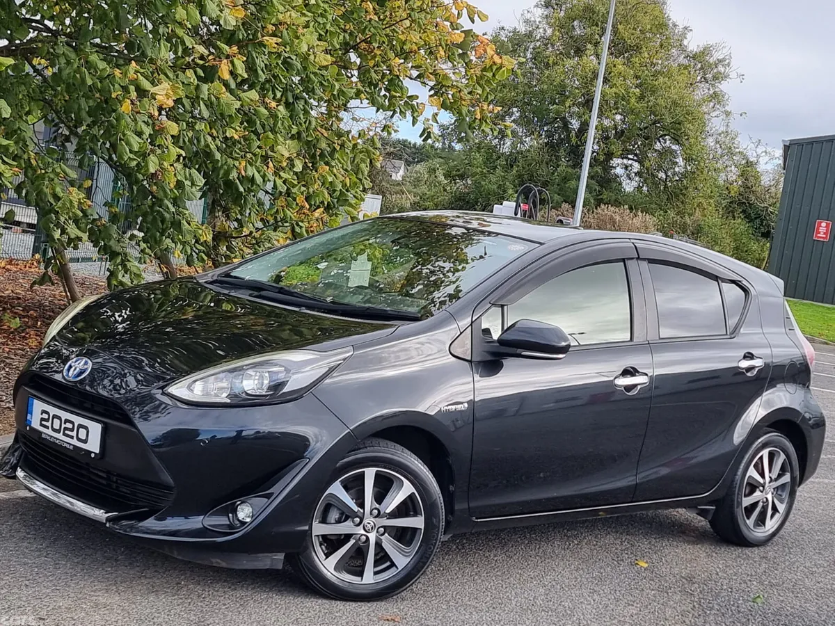 Toyota Aqua Hatchback, Petrol Hybrid, 2020, White