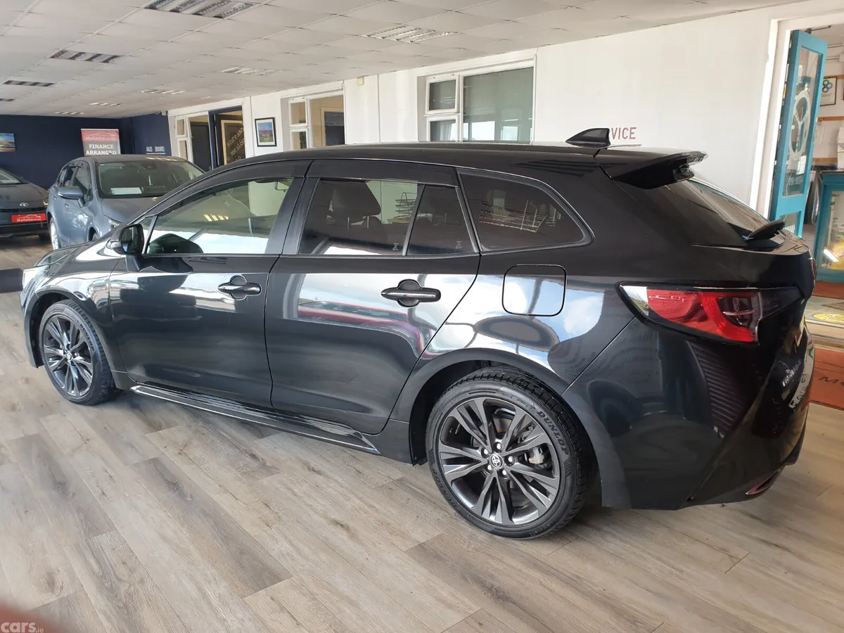 Toyota Corolla Estate, Petrol Hybrid, 2021, Black