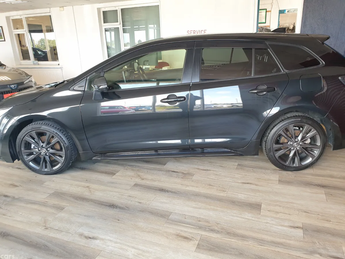 Toyota Corolla Estate, Petrol Hybrid, 2021, Black