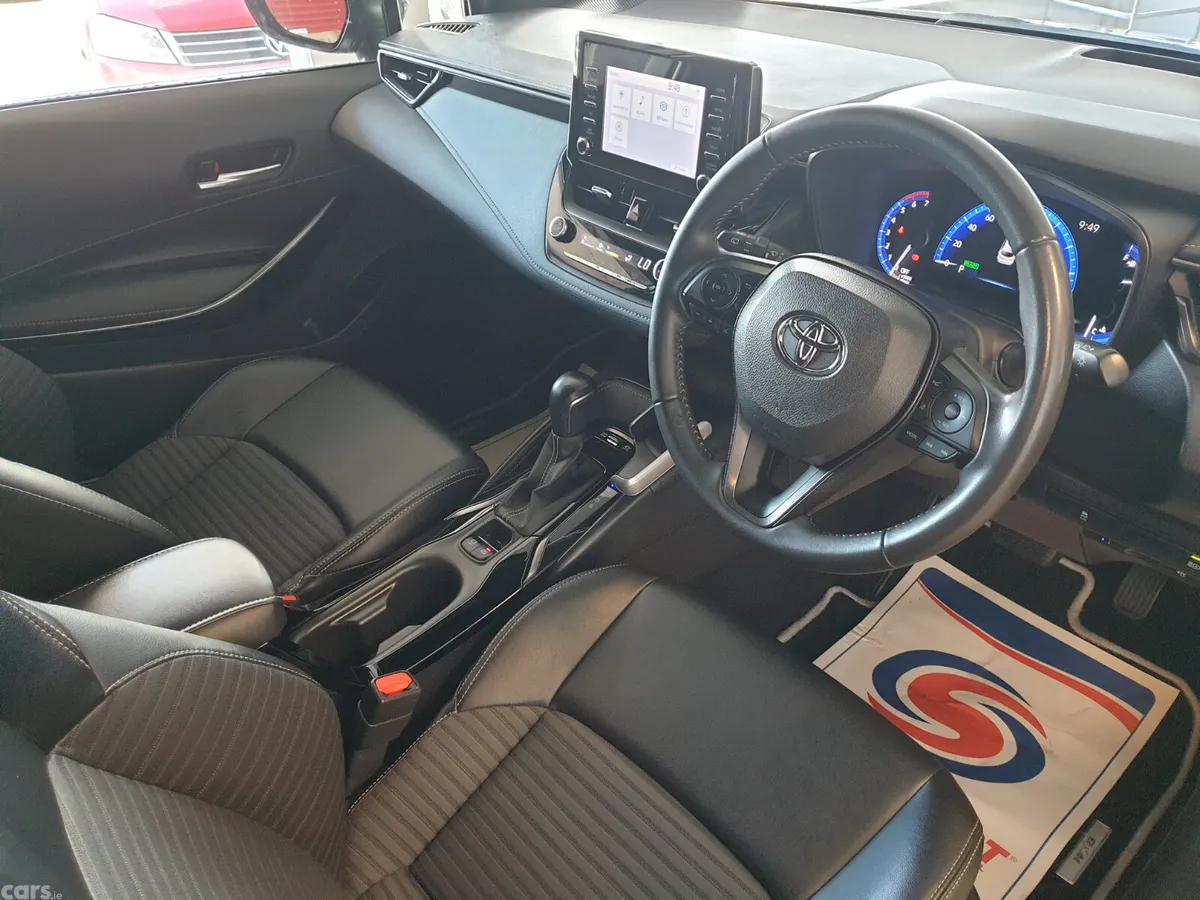 Toyota Corolla Estate, Petrol Hybrid, 2021, Black