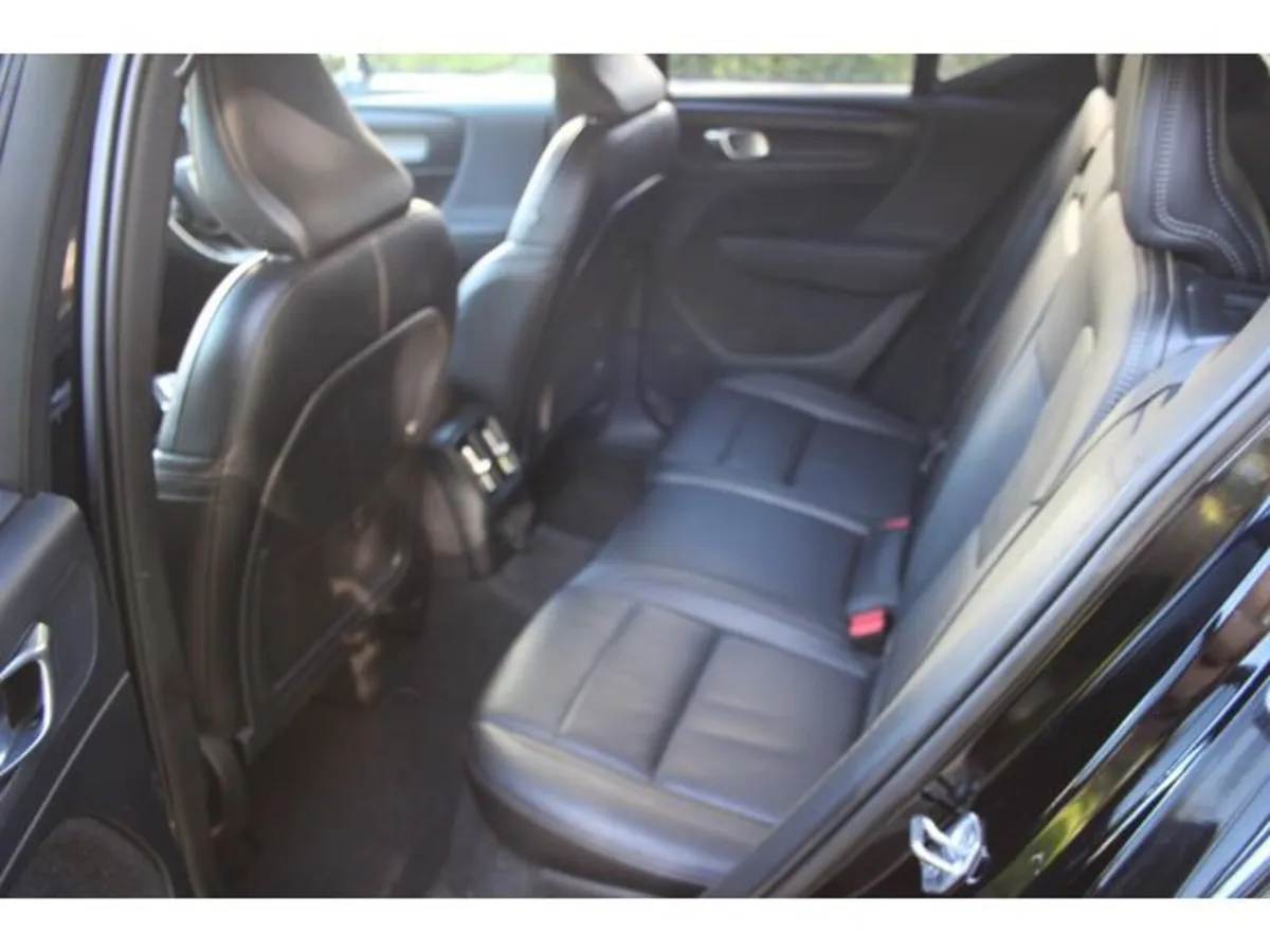 Volvo XC40 Estate, Petrol Hybrid, 2021, Black