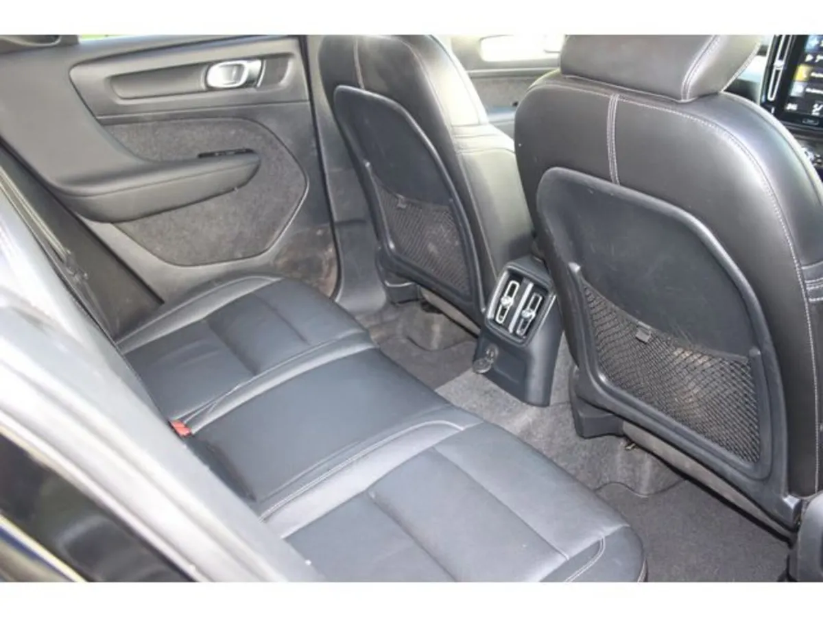 Volvo XC40 Estate, Petrol Hybrid, 2021, Black