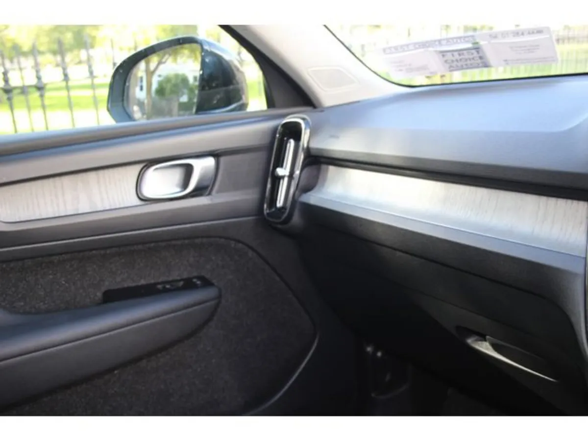 Volvo XC40 Estate, Petrol Hybrid, 2021, Black