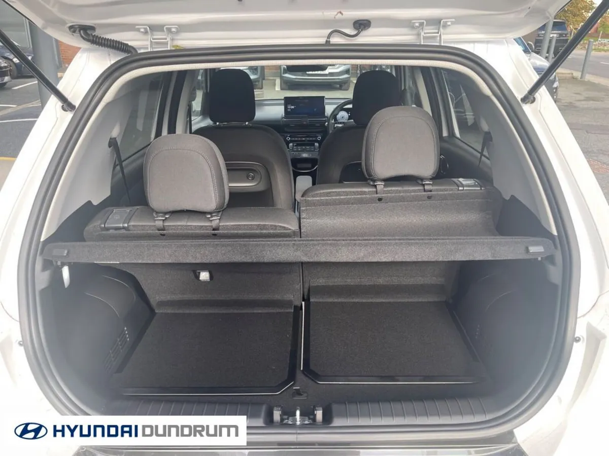 Hyundai INSTER MPV, Electric, 2026, White