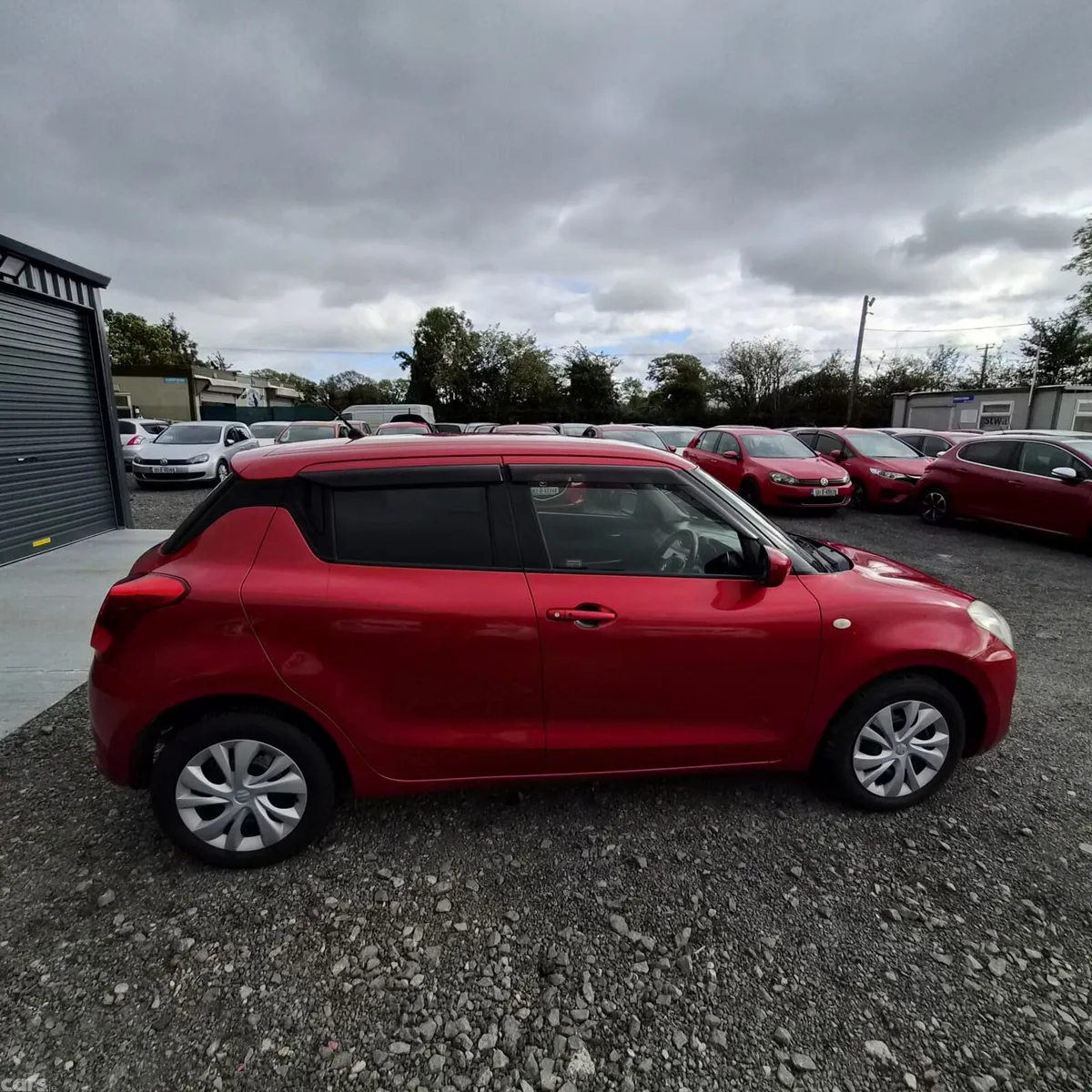 Suzuki Swift Hatchback, Petrol, 2018, Red