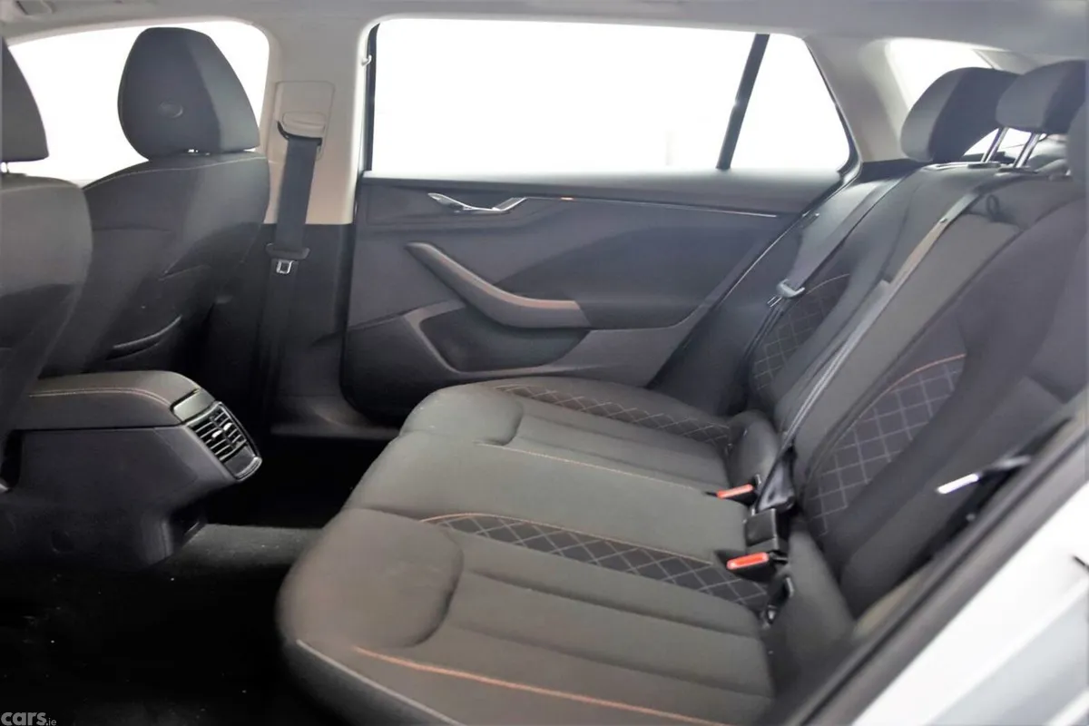 Skoda Kamiq Hatchback, Petrol, 2024, Grey