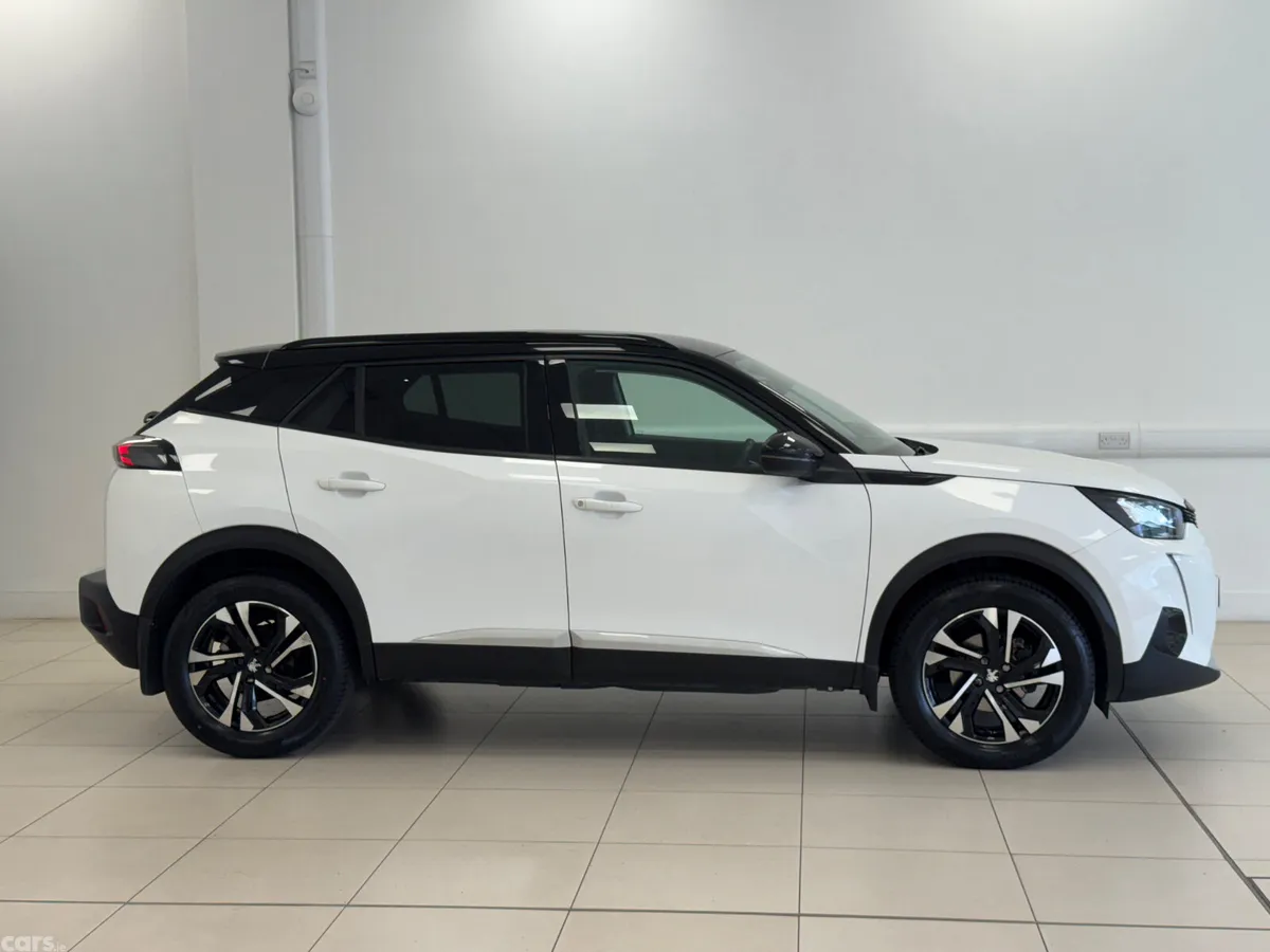 Peugeot 2008 MPV, Petrol, 2021, White