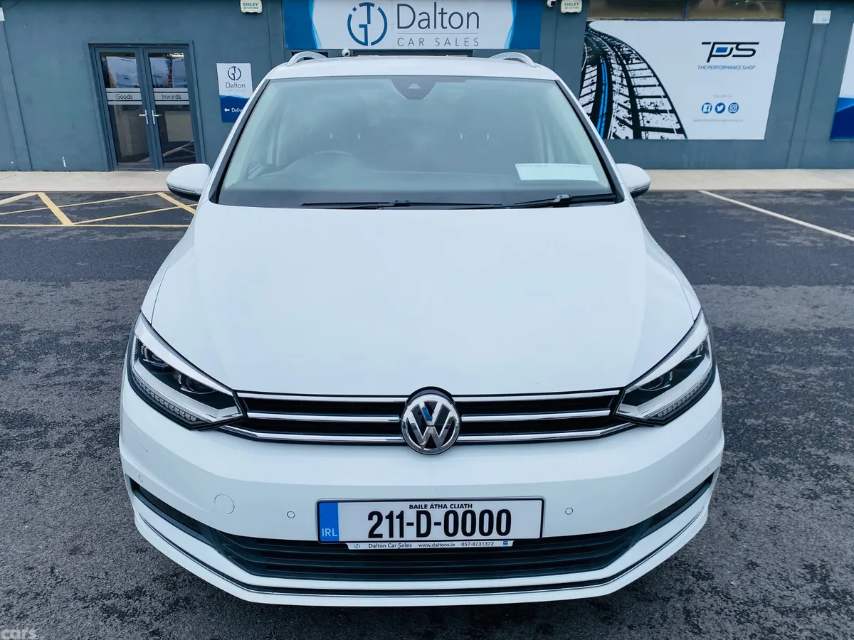 Volkswagen Touran MPV, Diesel, 2021, White