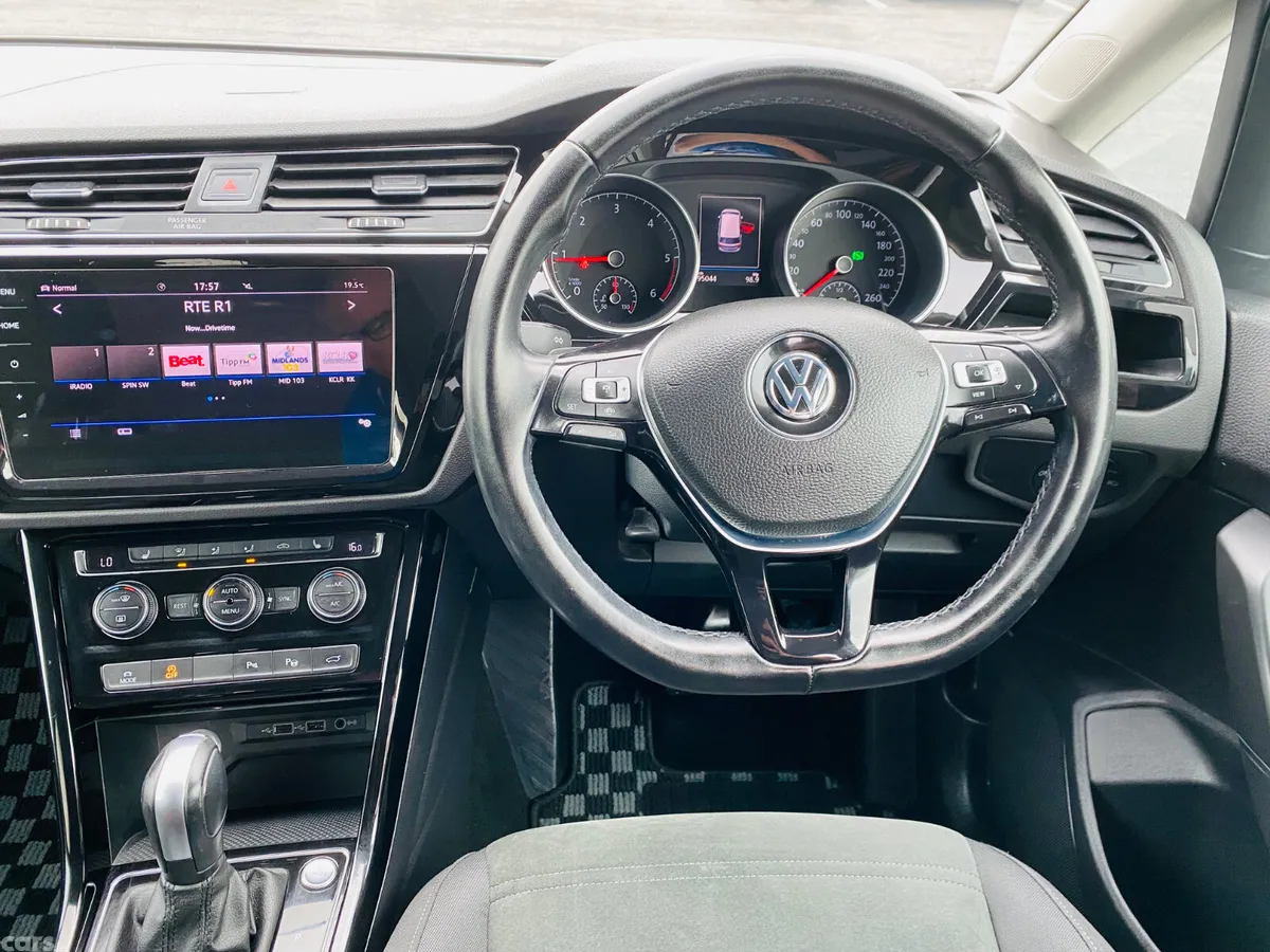 Volkswagen Touran MPV, Diesel, 2021, White