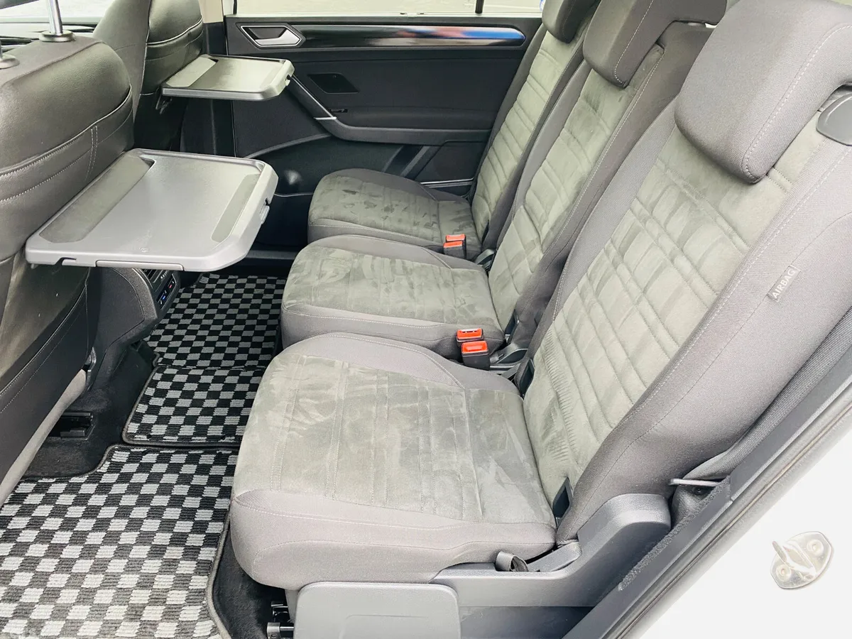 Volkswagen Touran MPV, Diesel, 2021, White