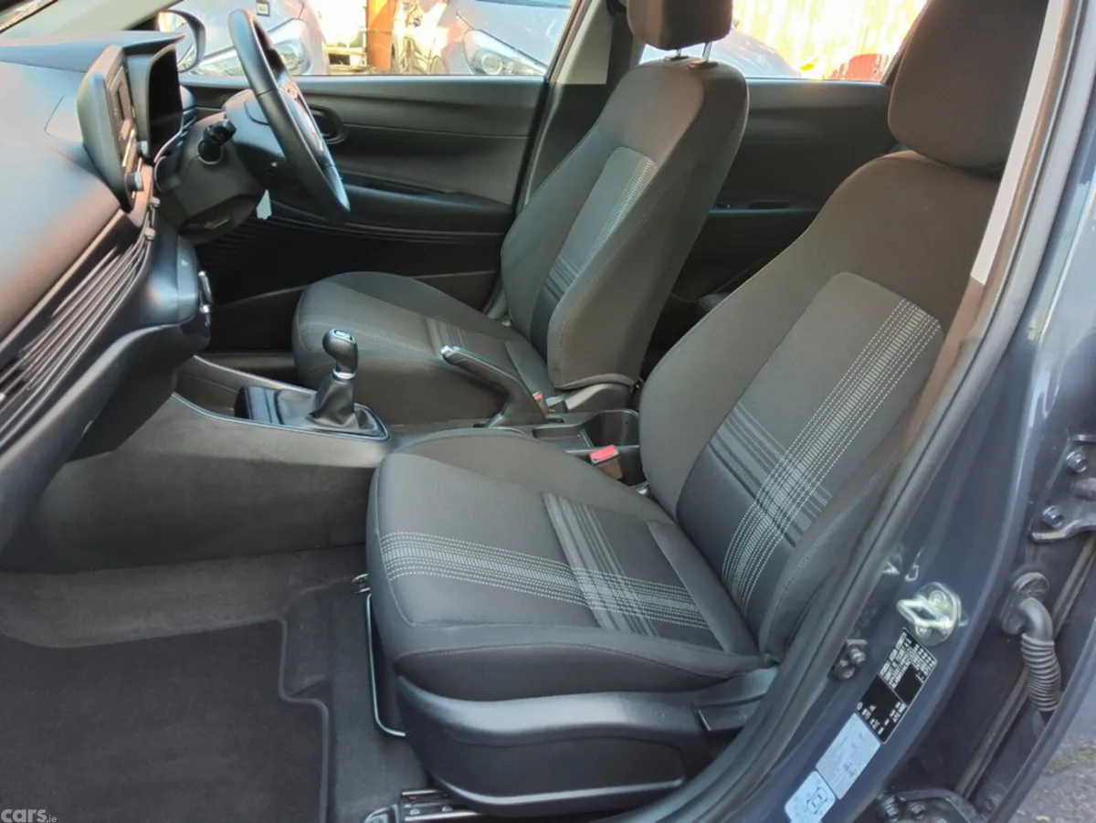 Hyundai i20 Hatchback, Petrol, 2022, Grey
