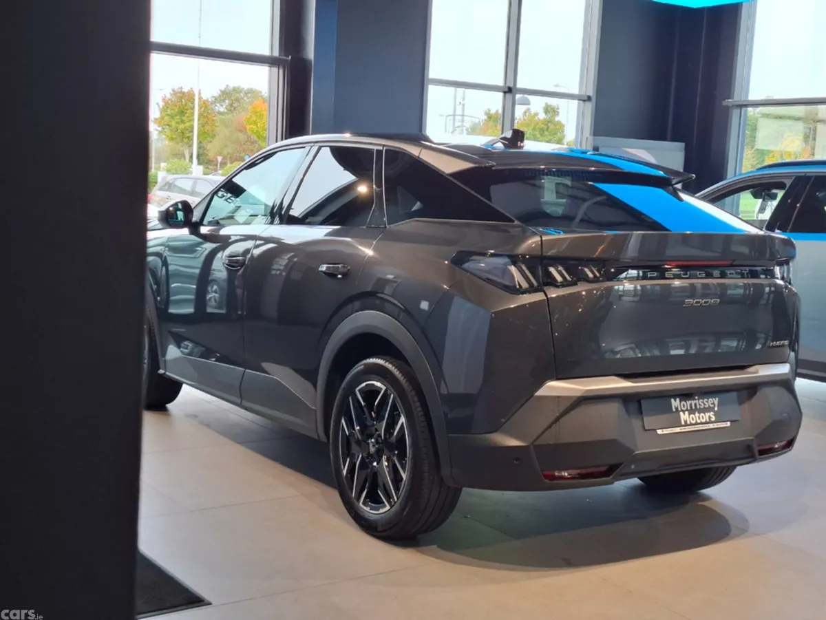 Peugeot 3008 MPV, Petrol, 2025, Grey