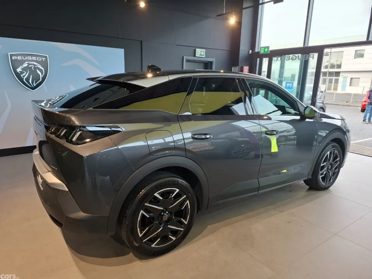 Peugeot 3008 MPV, Petrol, 2025, Grey