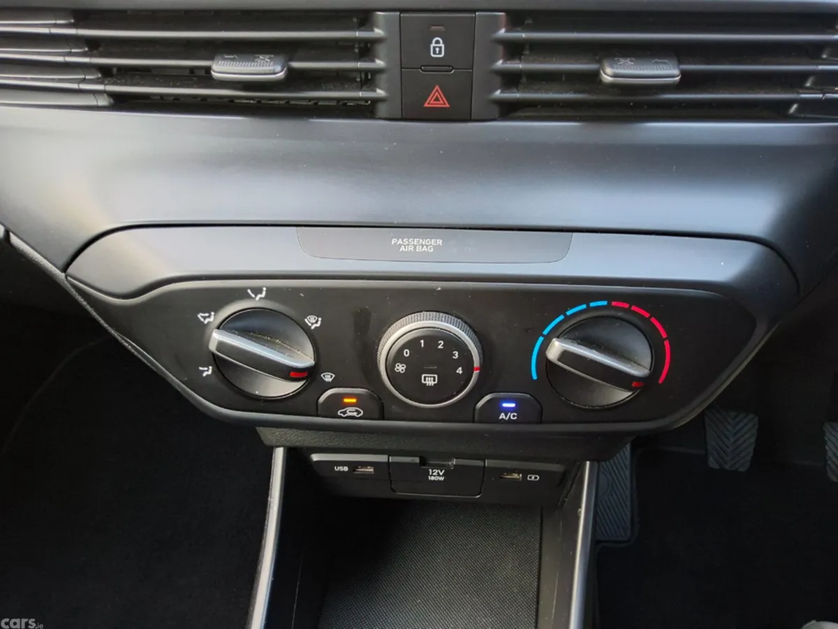 Hyundai i20 Hatchback, Petrol, 2022, Grey