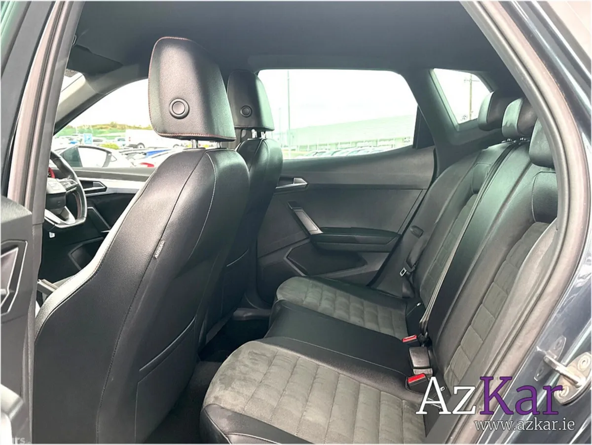 SEAT Arona Hatchback, Petrol, 2024, Grey