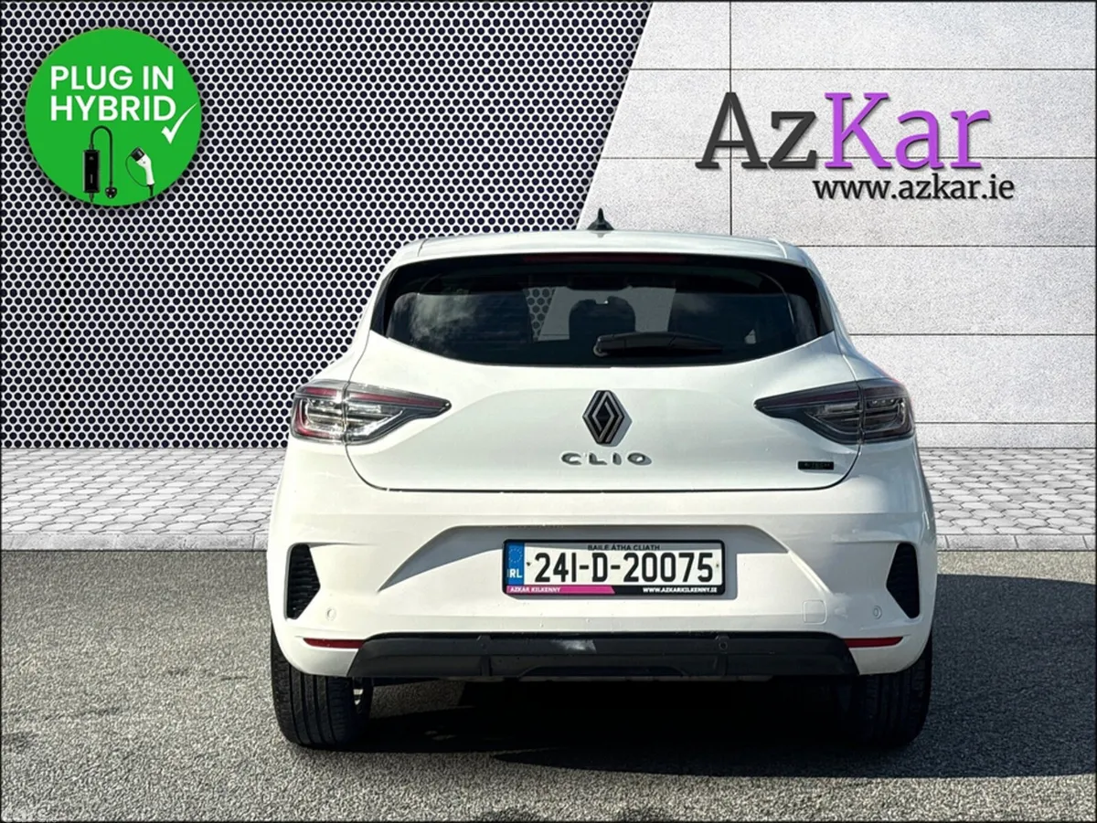 Renault Clio Hatchback, Petrol, 2024, White