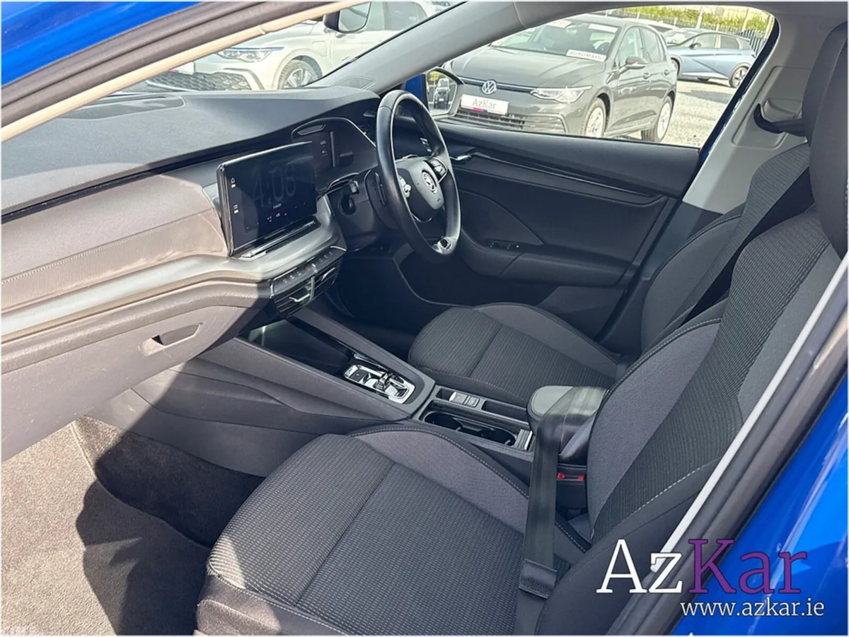 Skoda Octavia Saloon, Petrol Plug-in Hybrid, 2023, Blue