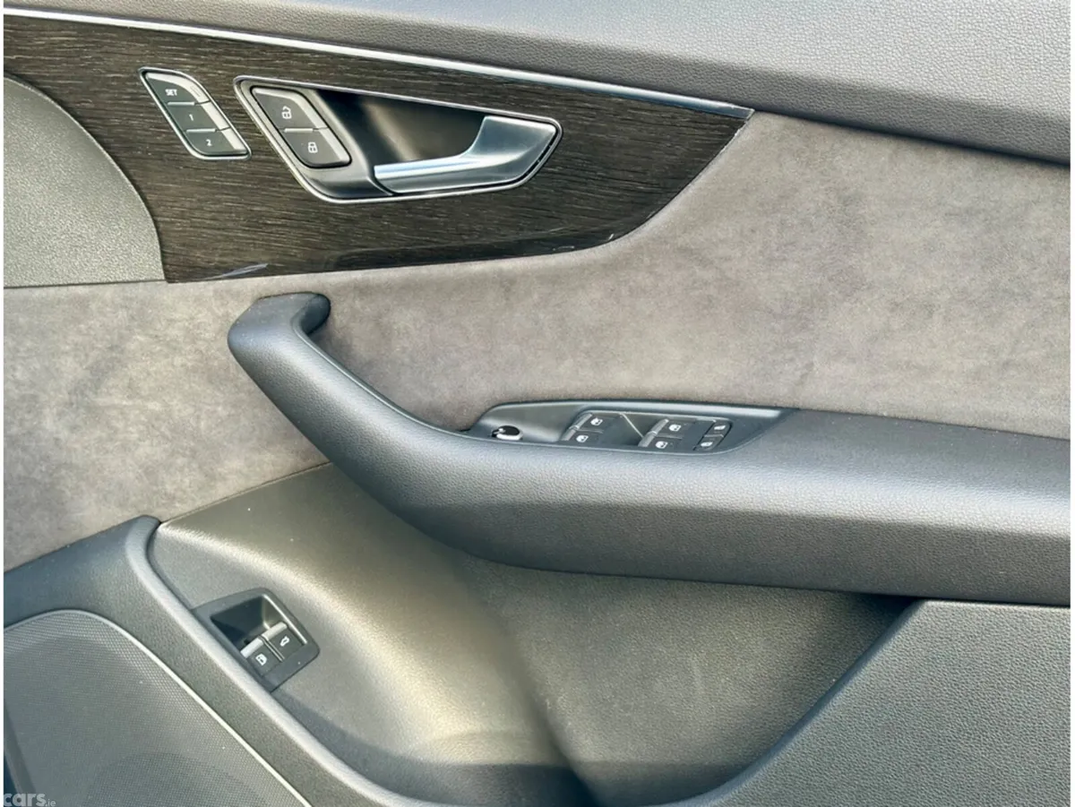 Audi Q7 SUV, Petrol Hybrid, 2024, Grey