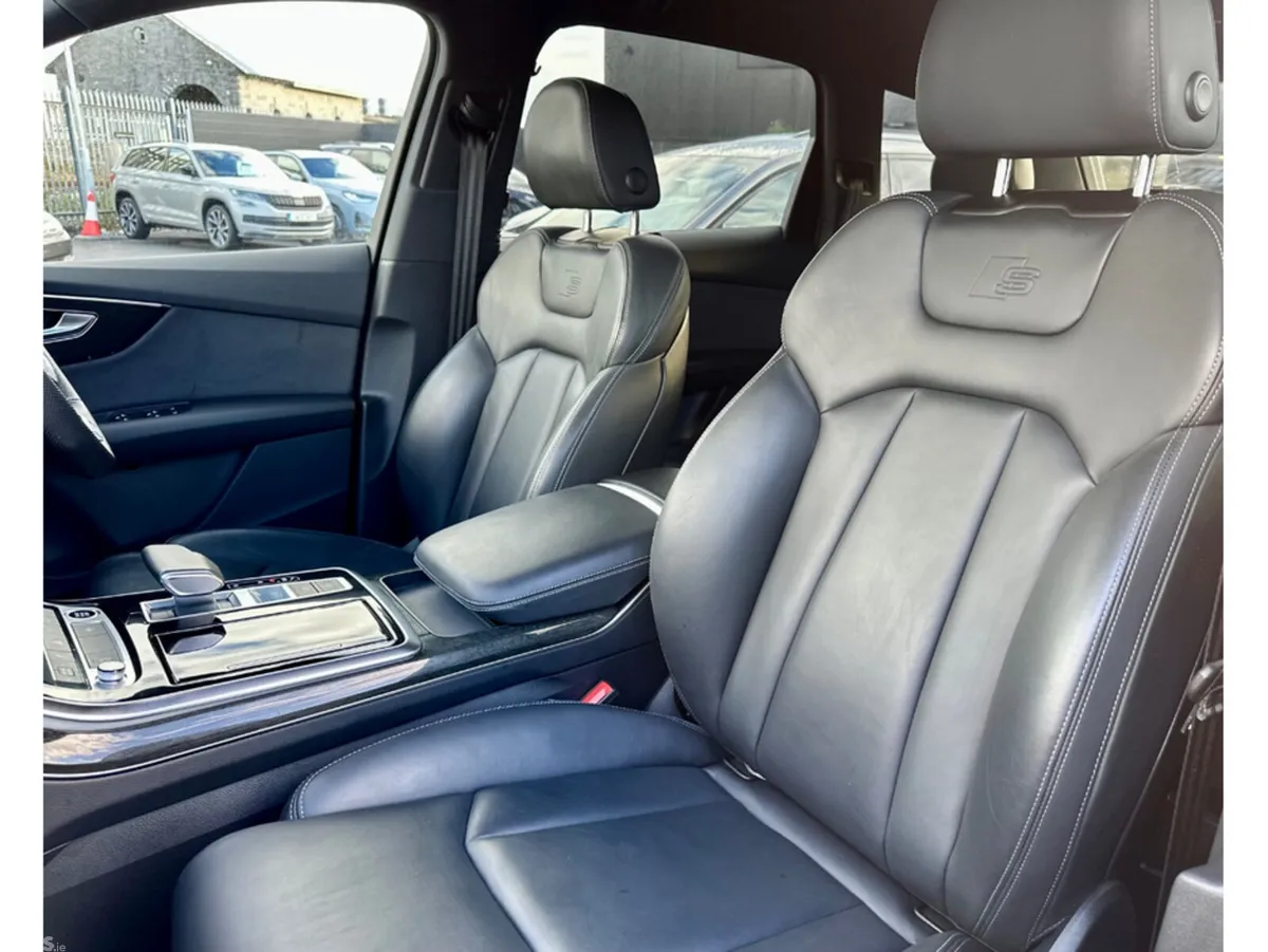 Audi Q7 SUV, Petrol Hybrid, 2024, Grey