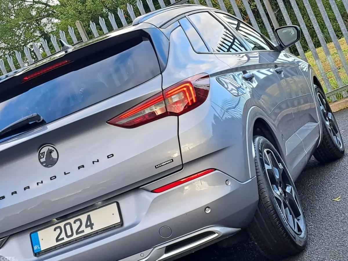 Opel Grandland Hatchback, Petrol Hybrid, 2024, Grey