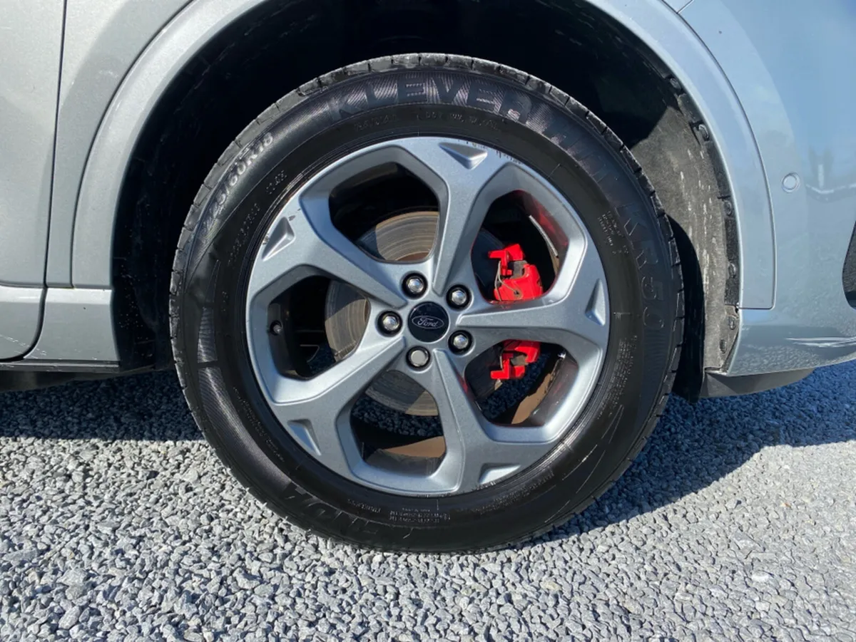 Ford Kuga MPV, Petrol Plug-in Hybrid, 2024, Grey
