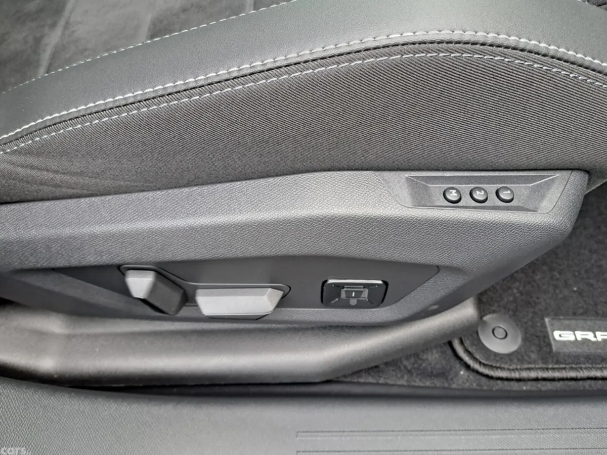 Opel Grandland SUV, Petrol Hybrid, 2027, Blue