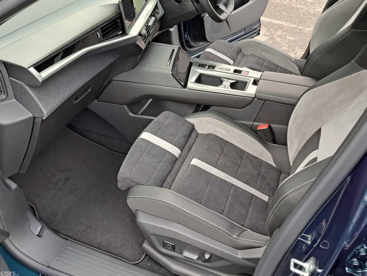 Opel Grandland SUV, Petrol Hybrid, 2027, Blue