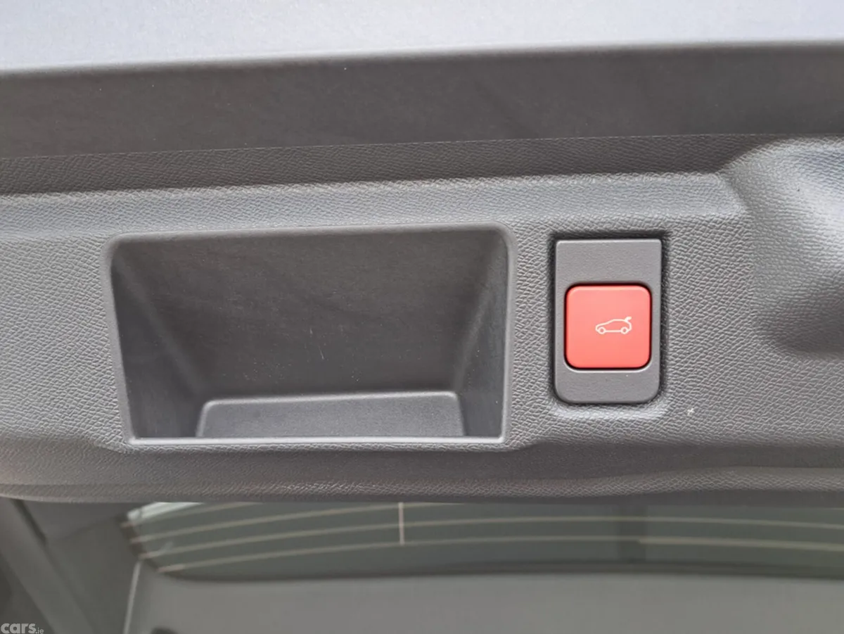 Opel Grandland SUV, Petrol Hybrid, 2027, Blue