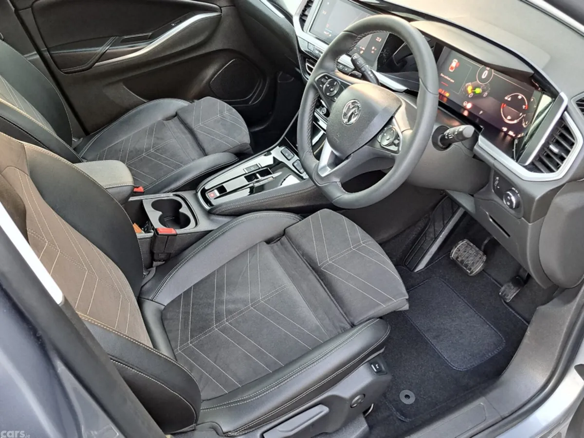 Opel Grandland Hatchback, Petrol Hybrid, 2024, Grey