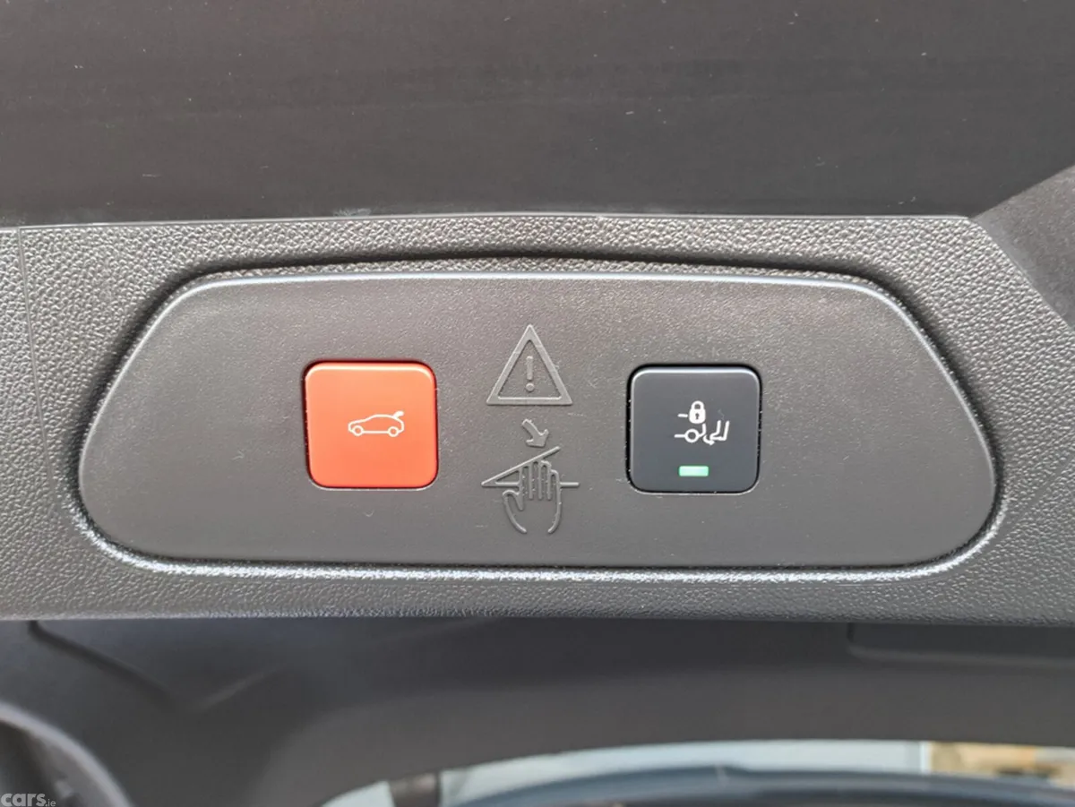 Opel Grandland Hatchback, Petrol Hybrid, 2024, Grey