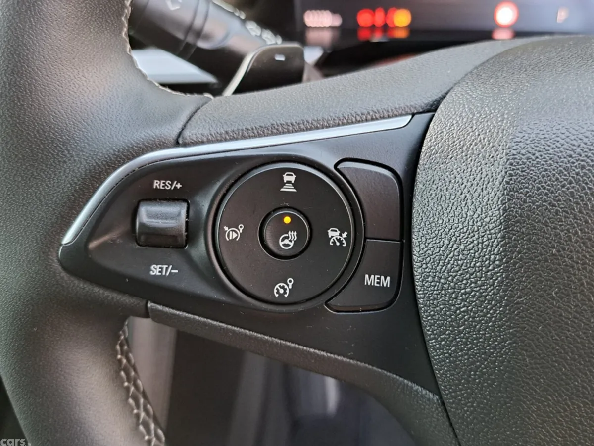 Opel Grandland Hatchback, Petrol Hybrid, 2024, Grey