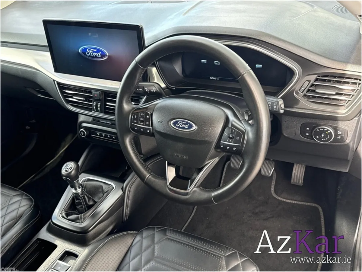 Ford Focus Hatchback, Petrol, 2024, Blue
