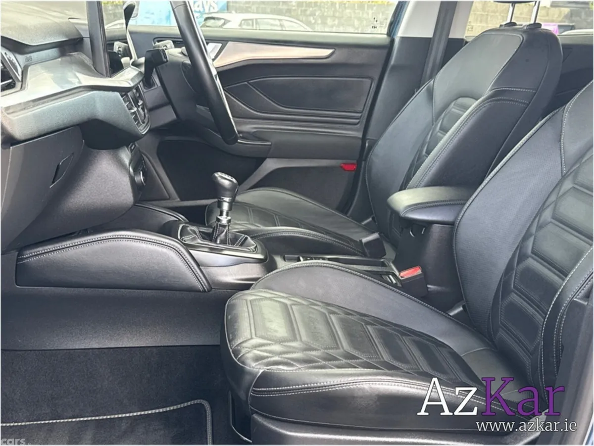 Ford Focus Hatchback, Petrol, 2024, Blue