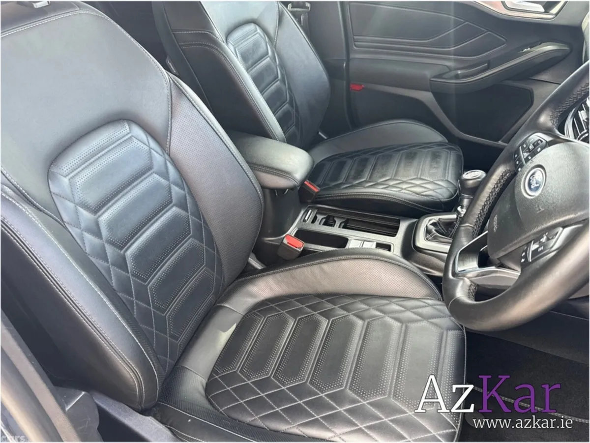 Ford Focus Hatchback, Petrol, 2024, Blue