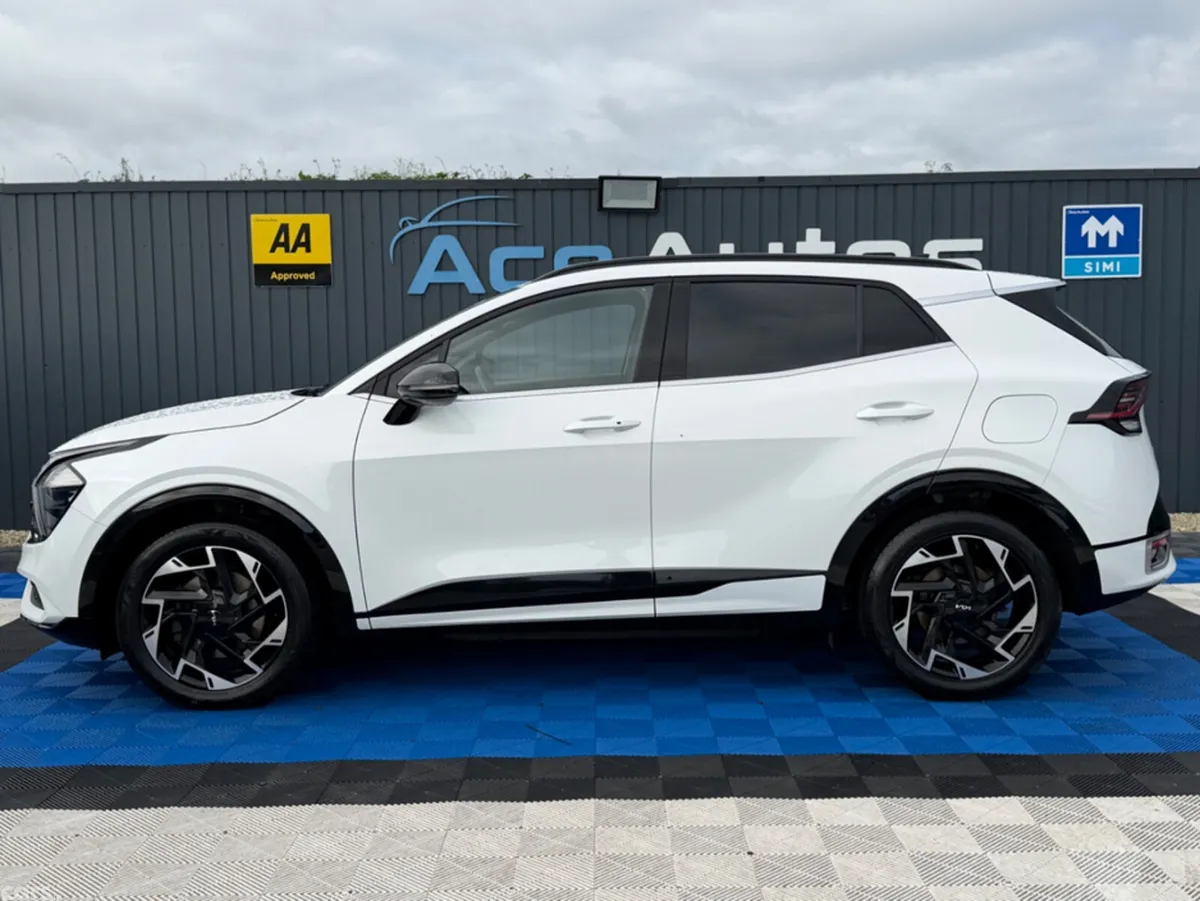 Kia Sportage SUV, Petrol Hybrid, 2022, White