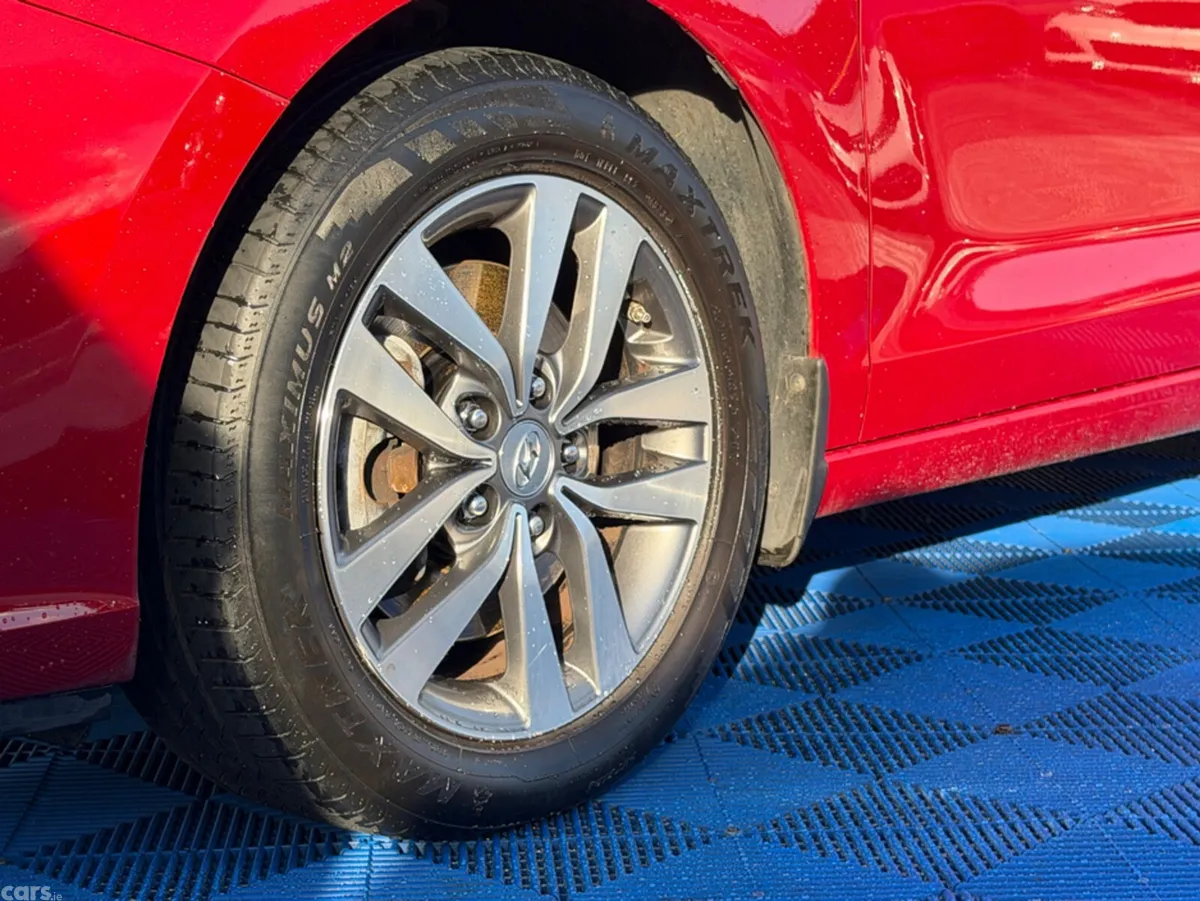 Hyundai i30 Estate, Diesel, 2018, Red