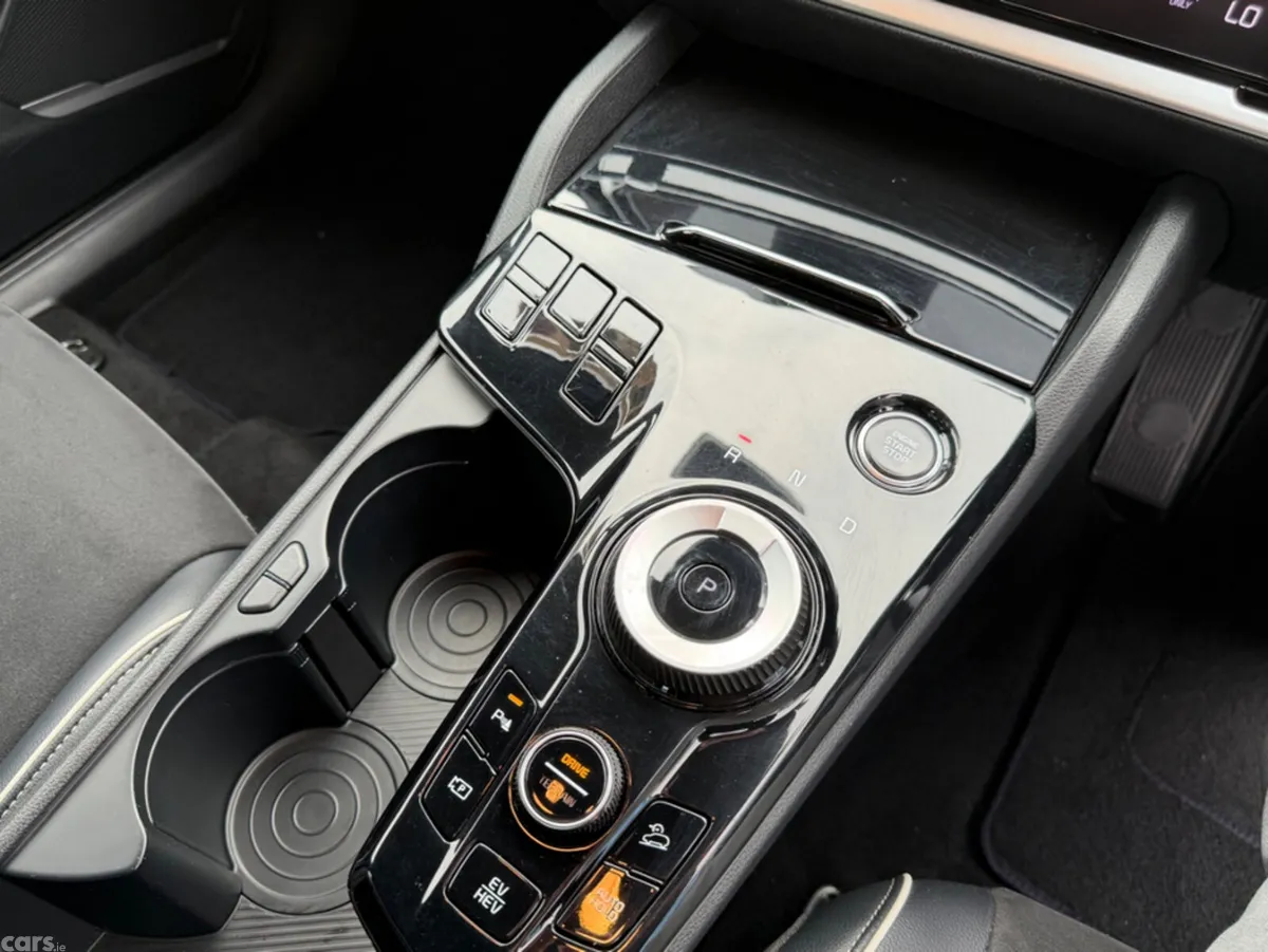 Kia Sportage SUV, Petrol Hybrid, 2022, White