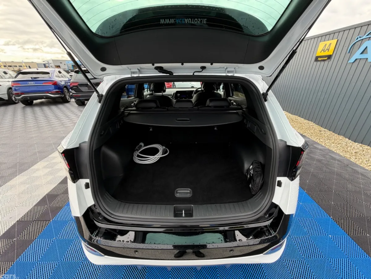 Kia Sportage SUV, Petrol Hybrid, 2022, White