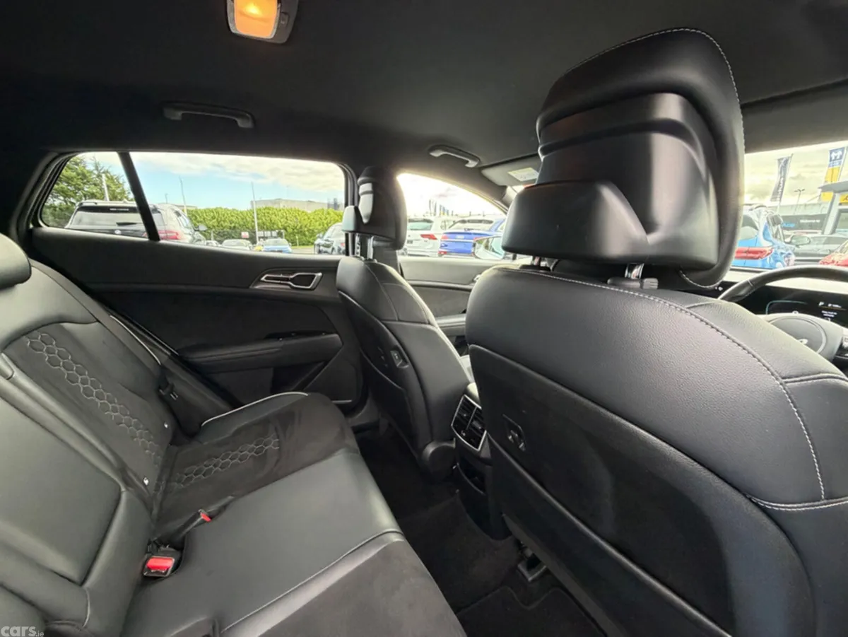 Kia Sportage SUV, Petrol Plug-in Hybrid, 2022, White