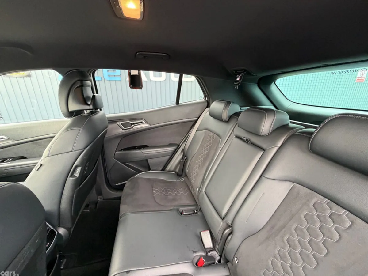 Kia Sportage SUV, Petrol Plug-in Hybrid, 2022, White