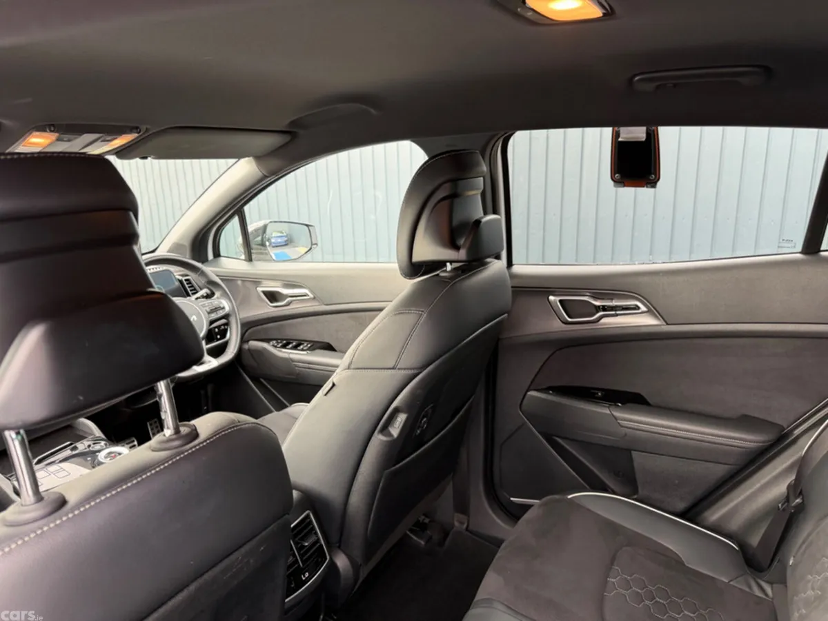 Kia Sportage SUV, Petrol Plug-in Hybrid, 2022, White