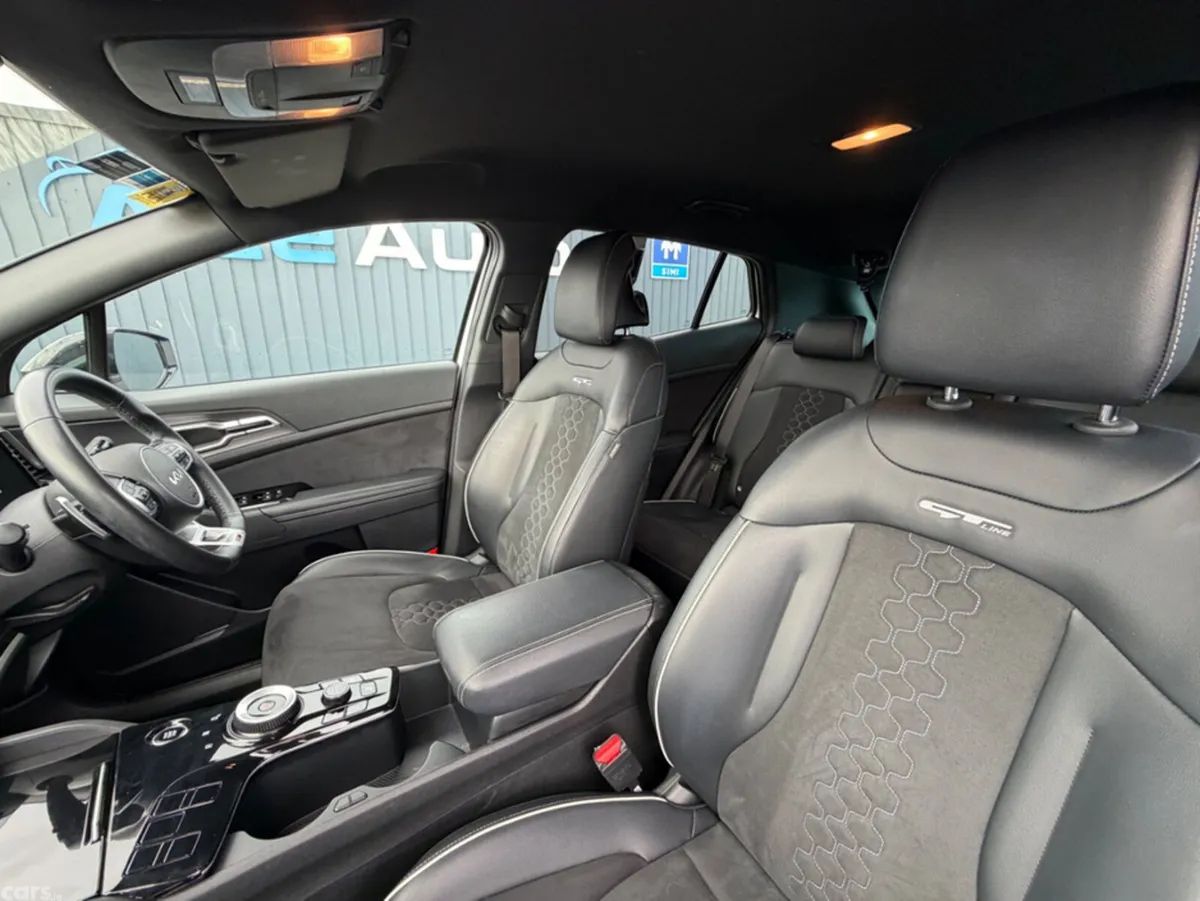 Kia Sportage SUV, Petrol Plug-in Hybrid, 2022, White