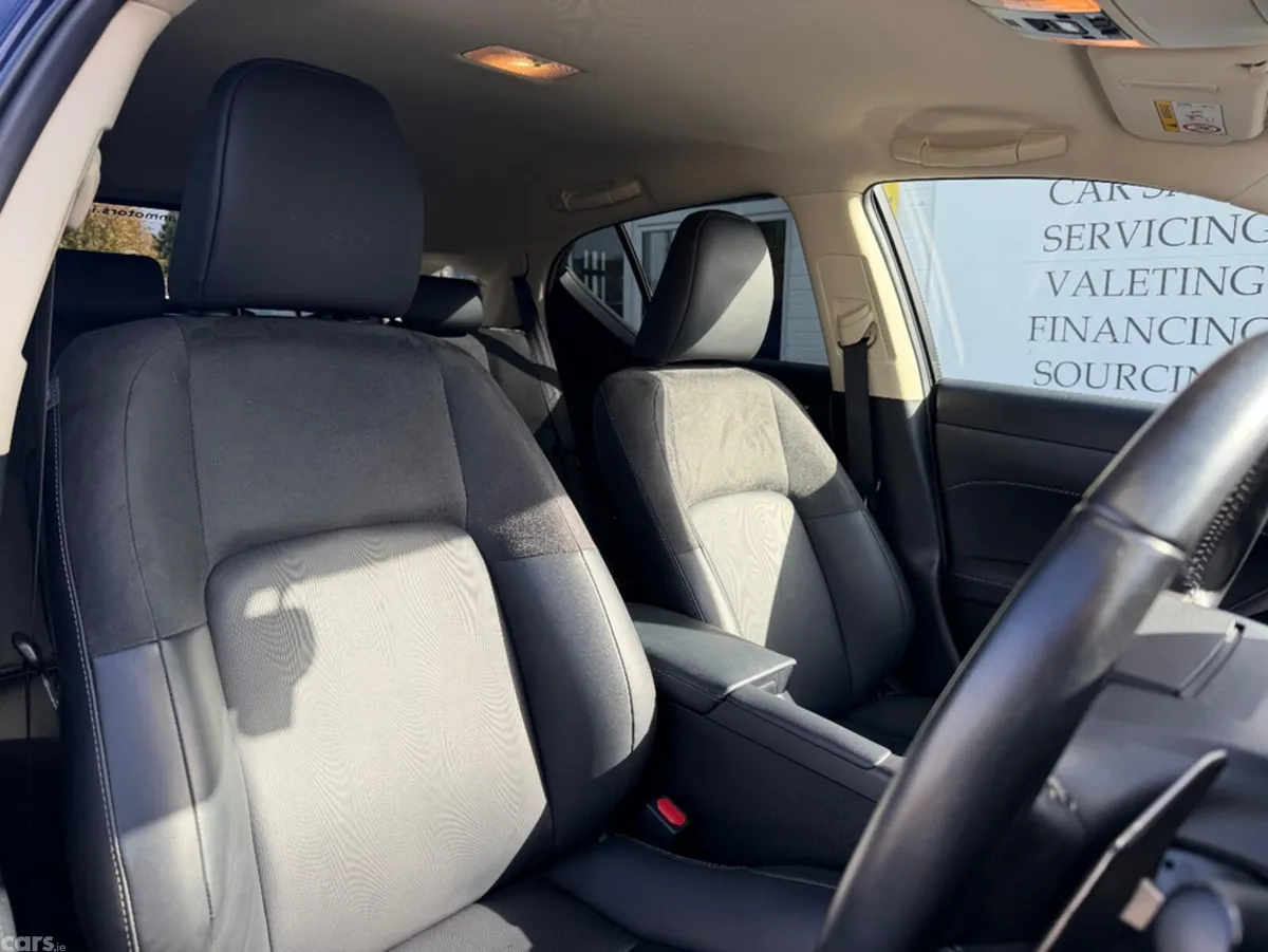 Lexus CT Hatchback, Petrol Hybrid, 2020, Blue