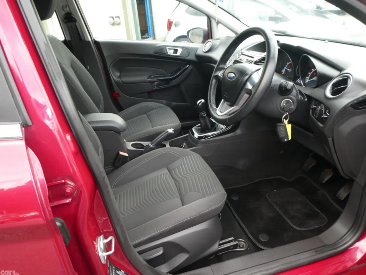 Ford Fiesta Hatchback, Petrol, 2014, Red